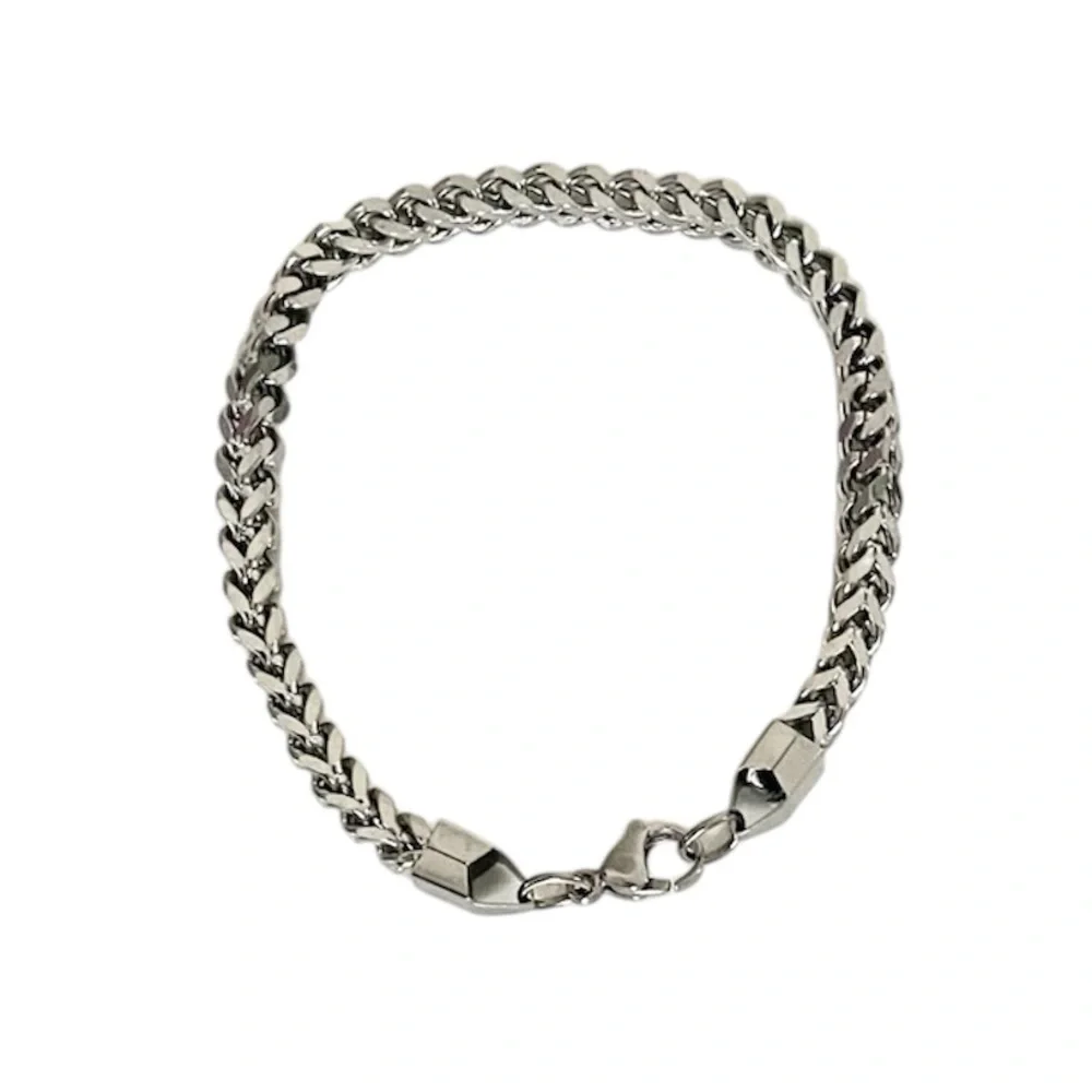 Unisex Silver Tone Lightweight Metal Chain Bracelet 8.25” Inch